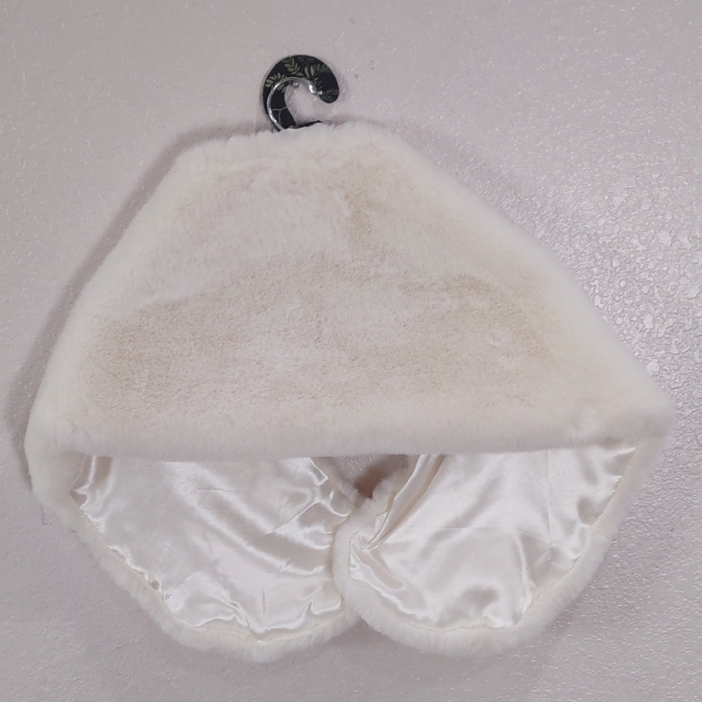 Christian Lacroix Cream Faux Fur Stole - Picture 10 of 17